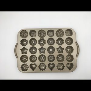 Nordic Ware USA Mini Bunt Pan